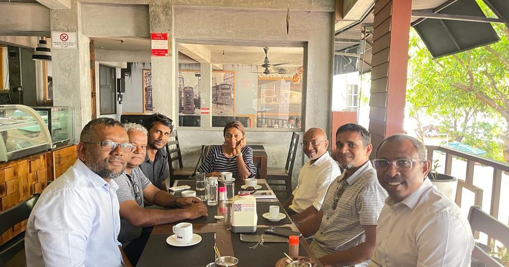 The democrats ge masvaraa bandhaluvun baavaa Kameh e partyge gaumee Majilis akah naaga- ishkuree Majilis gondi