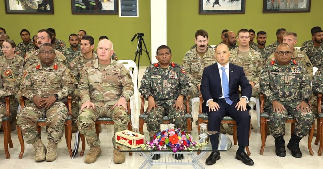 Falastheenuge muslimun gathulu kurumah hathiyaaru dhee training dhey america ge sifain hathiyaaraaeku raajjeygai